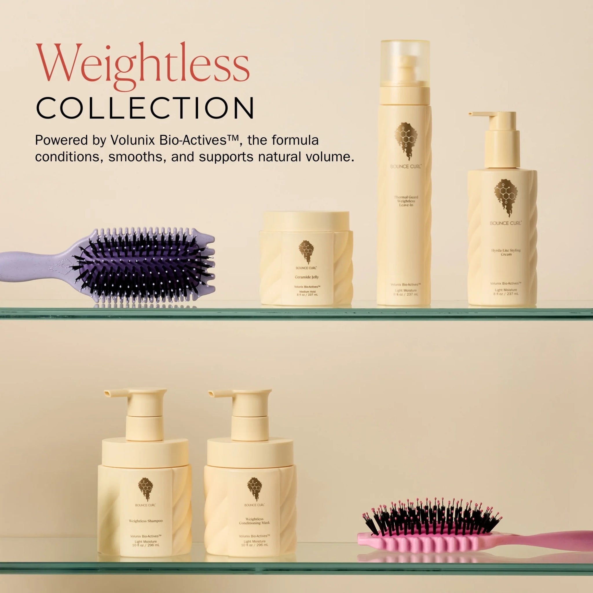 Weightless Collection hårpleieprodukter med Volunix Bio-Actives i hyllene, inkl. sjampo, balsam, spray og hårbørster i lilla og rosa.
