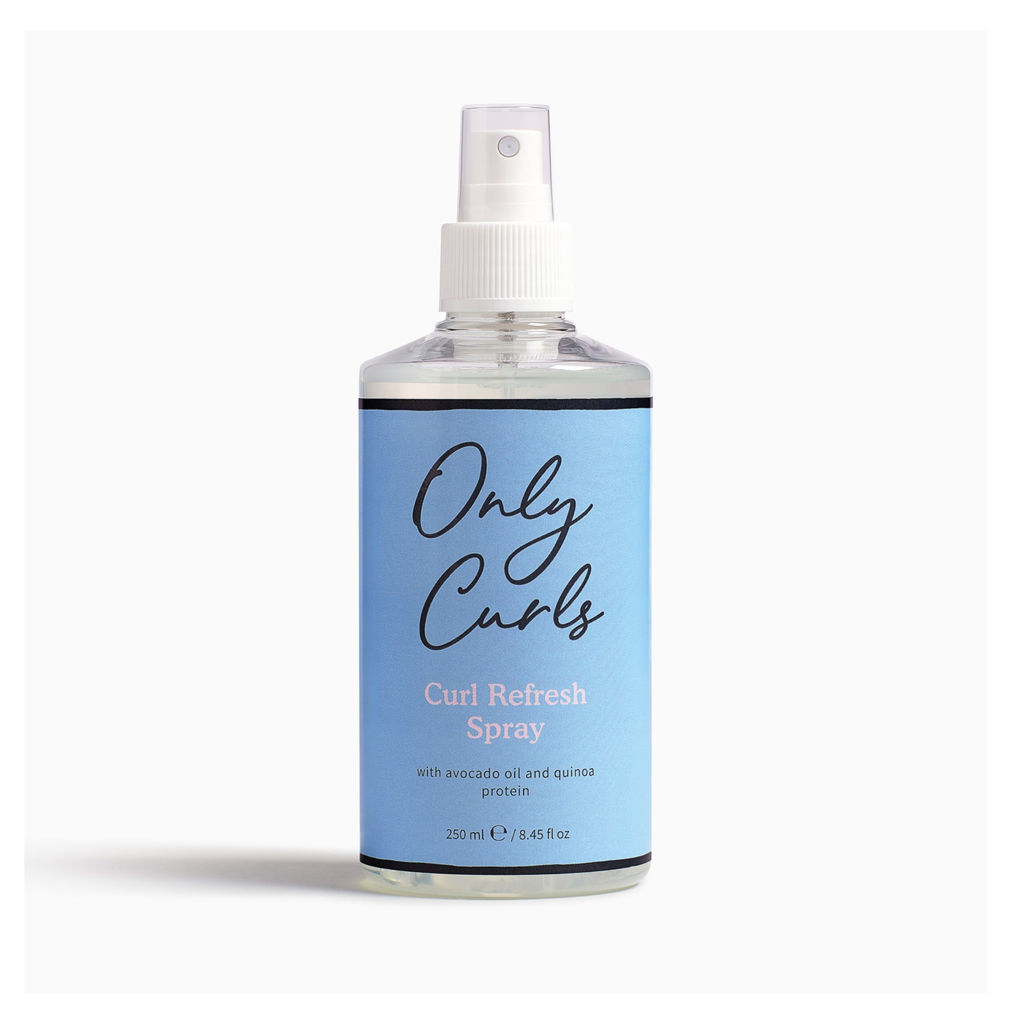 Only Curls Curl Refresh Spray, 250 ml sprayflaske med lyseblå etiket og avocadoolie.