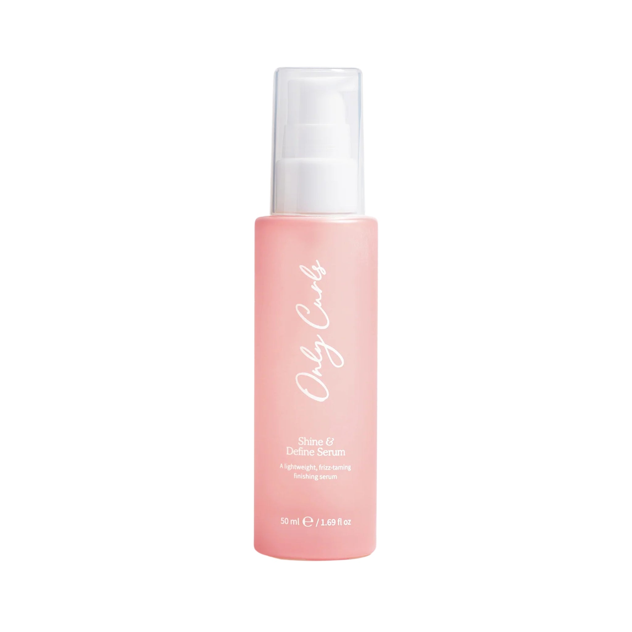 Only Curls Shine & Define Serum, lyserød pumpeflaske på 50 ml med hvid tekst.